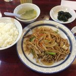 中華料理 美鳳 - 豚肉細切り玉ねぎ炒め（1050円）