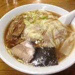 ワンタンメン（850円）