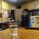 来集軒 - けっこう広々とした店内