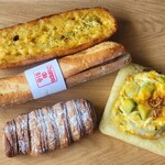 シャン ド ブレ - ホタテマヨフランス、エスプレッソミルククリーム、モンブラン、アボカドフォカッチャ