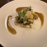 ICARO miyamoto - 蒸しアワビにマッシュルームのサラダ仕立て肝のソース◎アワビの歯応えが素晴らしい