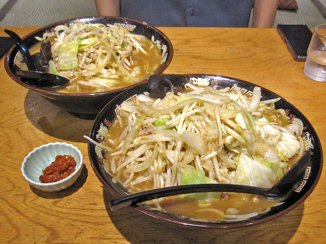 味 の 八 珍 亭