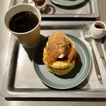 Roasted COFFEE LABORATORY - ・本日のコーヒー(HOT､Regular)
・ソルティーバターキャラメルホットケーキ