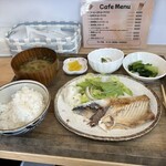 おおえままのごはんや - 脂ののった塩サバ定食（1000円）食べかけの写真ですいません