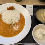 松屋 - 料理写真:クリームバターカレーライス、ご飯小盛+クーポンのポテサラ