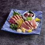 鶏刺し三種盛り合わせ