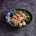 地鶏もも刺し