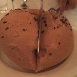 Morton's The Steakhouse - オニオンブレッドが不覚にも旨い