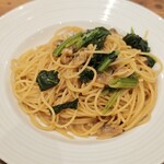 オリーブの丘 - 料理写真:あさりとほうれん草のバター醤油パスタ