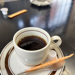 自由軒 - なんとランチタイムにはコーヒーまでついちゃう。