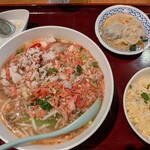 チャオタイ - センレックトムヤムムーのセット 1375円 銀座にこんなに美味しいタイ料理があったとは！また行きたい 炒飯もパラパラ 単品だけでも十分な量