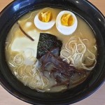 らーめん梅吉 - 佐賀 熊本あっさりとんこつ らーめん（￥680）北海道産石川養鶏こだわりたまご ゆで卵（￥100）3/17/2015
