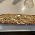 クイーンズ伊勢丹 - 料理写真:ガーリックトースト