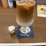 倉式珈琲店 - ドリンク写真:アイスカフェラテ 560円