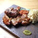 鶏もも肉の藁焼き