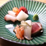 お造りと藁焼きの食べ比べ盛り合わせ　5種