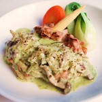 味惑創作 かのん - 鶏モモ肉のグリル　バジルクリームソース