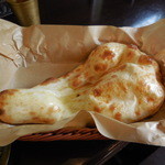 カトマンドゥカリーPUJA - プレーンナン（ﾗﾝﾁﾀｲﾑ食べ放題）（ハーフサイズ）