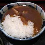 満留賀静邨 - 半カレー丼