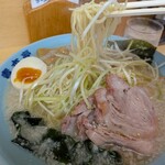 ラーメン青木亭 - 料理写真:定番の麺アップ