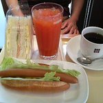 ドトールコーヒーショップ - レタスドッグ・ミックスサンド・アメリカン・野菜ジュ