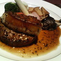 The Arts Fusion - 牛フィレ肉とフォワグラのロッシーニ(2850円)