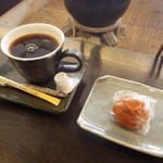 お茶処 ひだまり - まんじゅう　黒糖　コーヒーセット