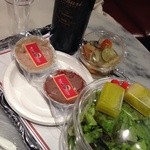 ソロ ピッツァ ナポレターナ ダ ピッコロ - セルフで席に持ってきます