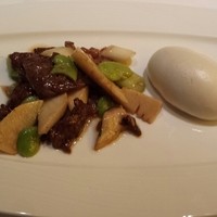 日本橋紫苑 - 黒毛和牛と春野菜のXO醤炒め
