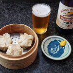 ふくちゃん - 「シューマイ３ケ」200円、「ビンビール」550円