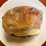 ヤミー ベーカリー - あんバター　上から