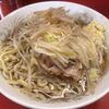 Ramen Jiro Mita honten - 再訪問 6回目 ラーメン 麺少なめ「ニンニク」(800円)