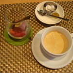 Italian bal ono - 苺とホワイトチョコレートソースマリネと、ホット珈琲
