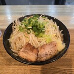 太道 - 料理写真:しょうゆ麺