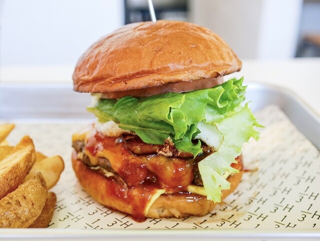 ハンバーガー 1/3 HAMBURGER FACTORY （サンブンノイチ ハンバーガー ファクトリー