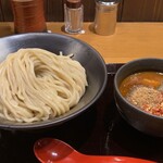 是・空 - 辛つけ麺の大盛り。