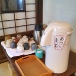 昭和屋 そば琳 - お茶はセルフサービス。