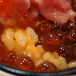 寿司栄 - ネットリ海栗飯の上に、イクラと中落ちのトッピング