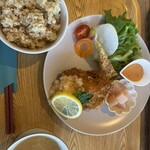 ナチュラルフーズ柳島キッチン - 玄米とアジフライ