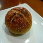 オステリア・イル・カスターニョ - ごまパン