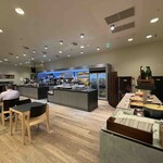 Austrian Business Lounge - 