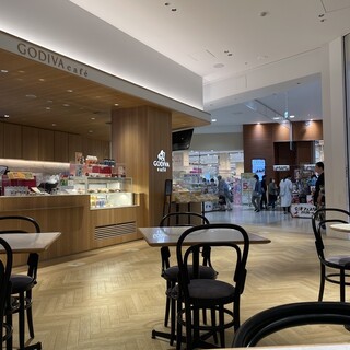 GODIVA Cafe_2