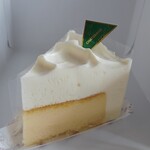 シャトレーゼ - 料理写真:「ダブルチーズケーキ」345円