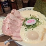 鶏そば 啜る 丸の内本店 - 