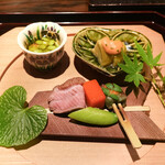 膳司 水光庵 - 八寸 葵祭を表して、賀茂なすエビ味噌がけ 鴨ロースの蒸し煮、厚焼き玉子、スナップエンドウの味噌漬け ヨモギ麸の田楽 湯葉、枝豆とうまだしのゼリー