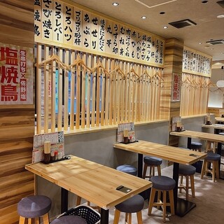 仕事帰りの軽く1杯や、宴会利用も◎楽しく賑やかな空間