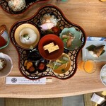 しらかわ温泉 弁天荘 - 白いのはマグロたたきに山芋です