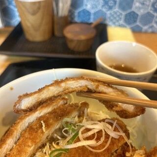 若狭 醤油かつ丼と豚汁 厳選味覚 うまもんや_1