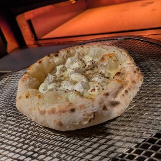 【NEW！ピザ釜導入】窯焼きの本格ピザをご提供♪