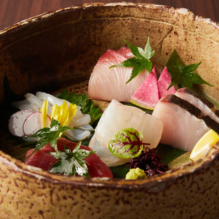 鮮度抜群！漁港直送の鮮魚をご堪能ください。